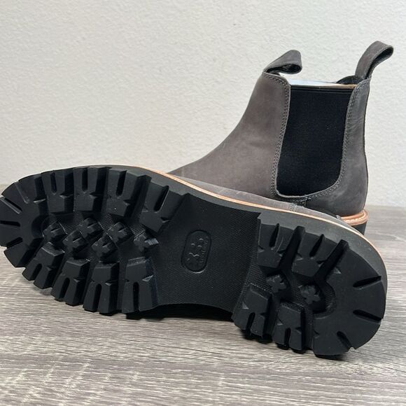Nisolo Go-To Lug Chelsea Boot 2.0 - Picture 1 of 11